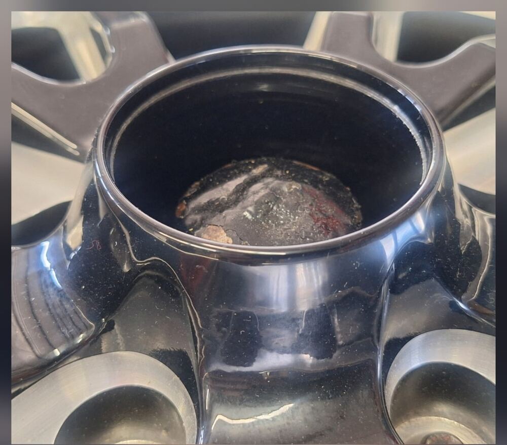 Hub set behind the wheel - floaters fit